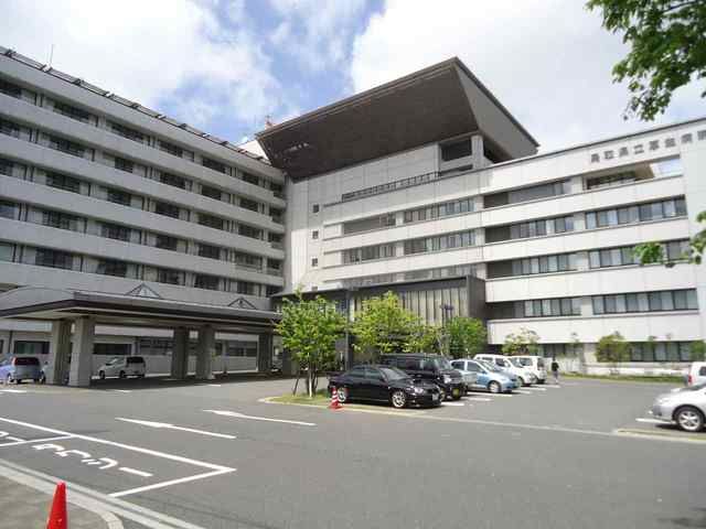 近くの県立厚生病院まで1,100m（徒歩14分）