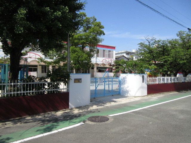 近くの幼稚園・保育園まで450m（徒歩6分）