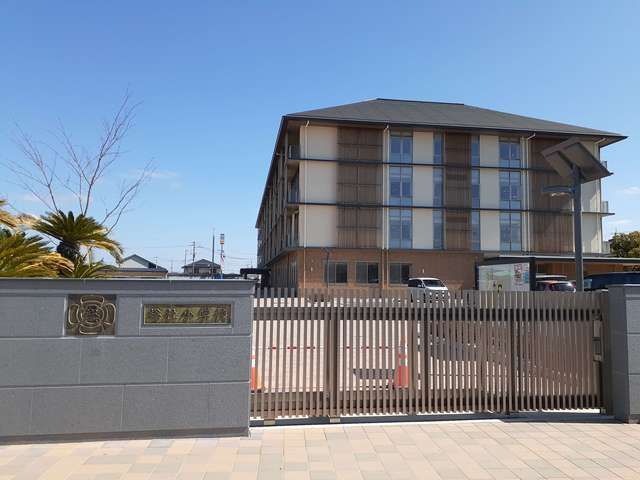 近くの総社市立総社小学校まで800m（徒歩10分）