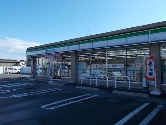 近くのファミリーマート羽島牧野店まで500m(徒歩7分)