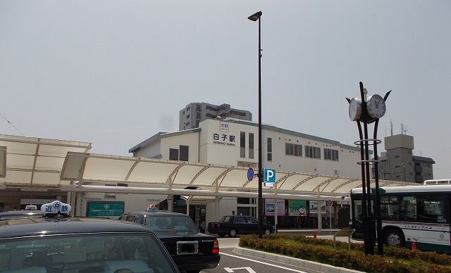 近くの近鉄名古屋線白子駅まで700m(徒歩9分)