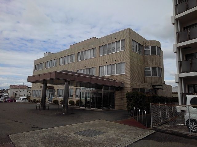 近くの島本病院様まで500m（徒歩7分）