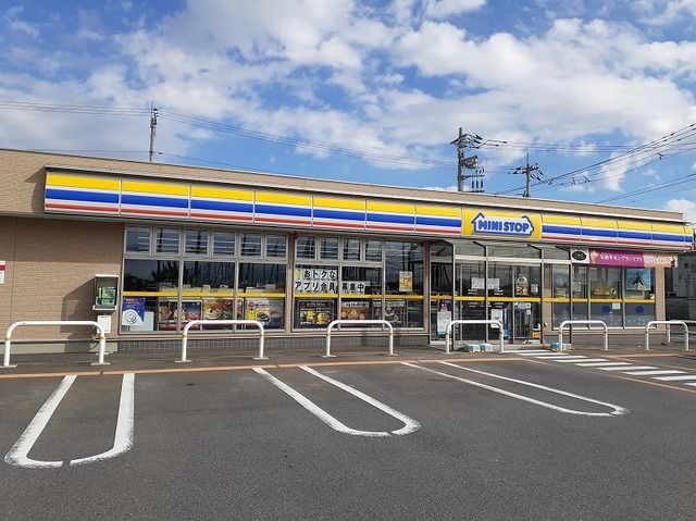 近くのミニストップ波崎砂山店まで1,400m(徒歩18分)