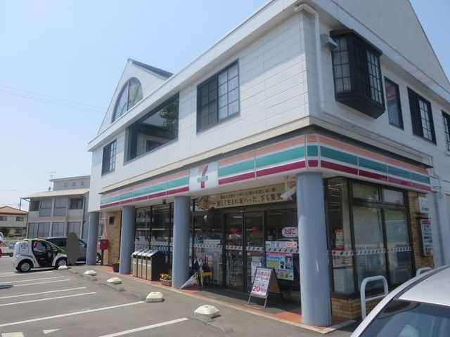 近くのセブンイレブン倉敷安江店まで350m（徒歩5分）