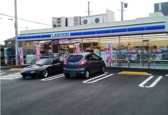 近くのローソン二ツ杁駅前店まで1,200m(徒歩15分)