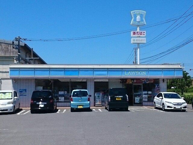 近くのコンビニまで800m（徒歩10分）