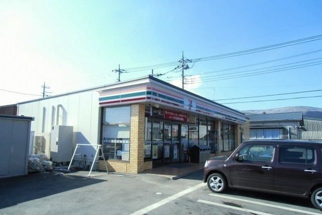 近くのセブンイレブン須走東まで600m(徒歩8分)