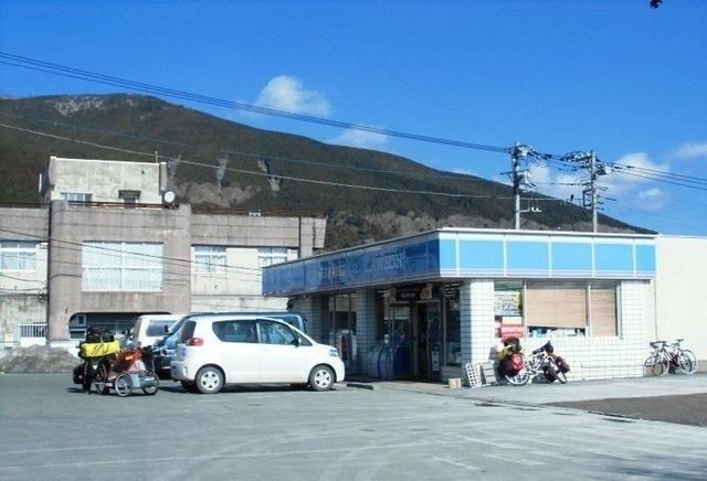 近くのローソン須走口まで700m(徒歩9分)