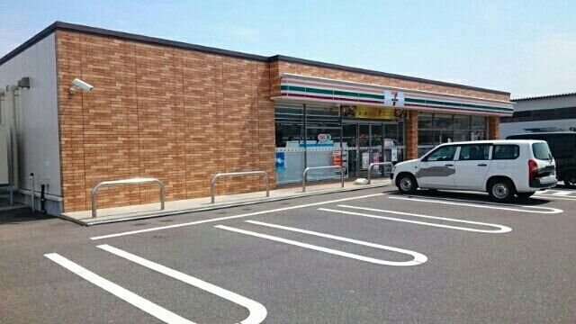 近くのセブンイレブン糸魚川上刈店まで530m(徒歩7分)
