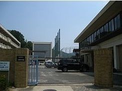 近くの三和中学校まで500m（徒歩7分）