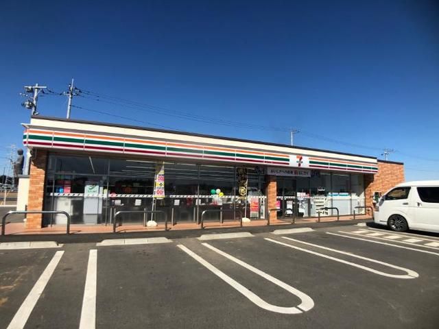 近くのセブンイレブンいぶきの丘店まで650m（徒歩9分）