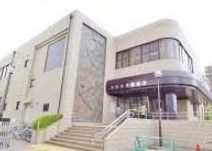 近くの泉図書館まで650m（徒歩9分）