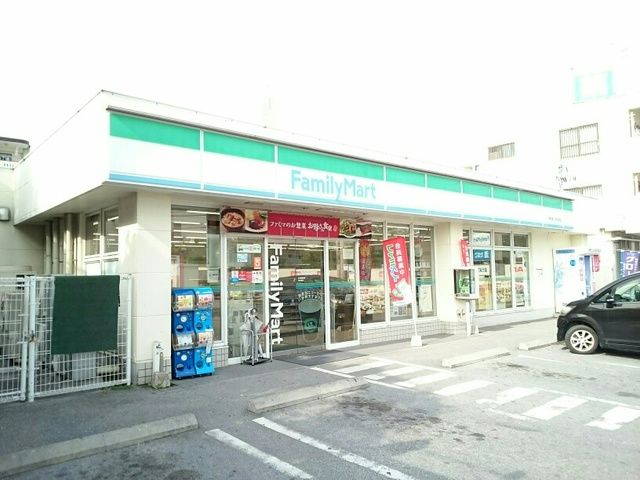 近くのファミリーマート仲井真小学校前まで480m(徒歩6分)