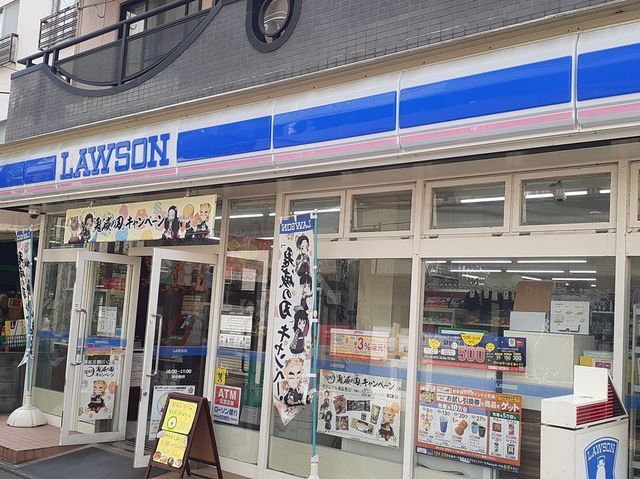 近くのコンビニまで22m（徒歩1分）