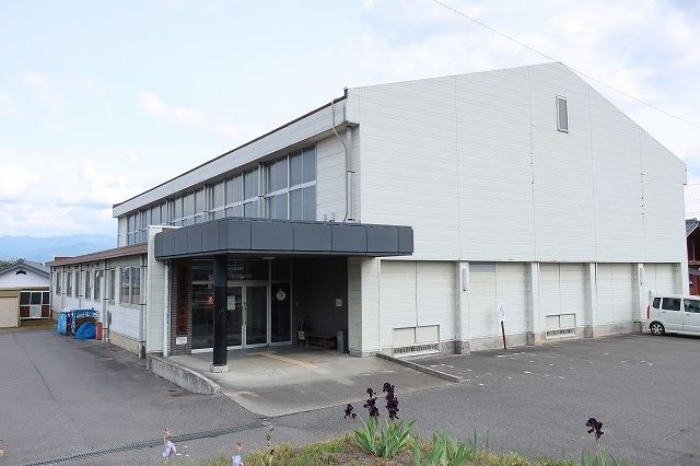 近くの切石体育館まで350m（徒歩5分）