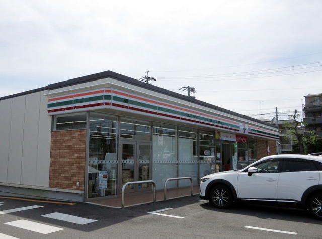 近くのセブン-イレブン岡崎福岡町店まで900m(徒歩12分)