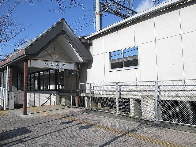近くの近鉄南大阪線坊城駅まで750m（徒歩10分）