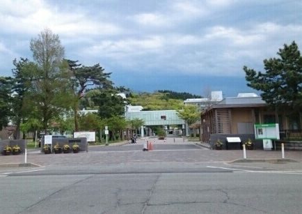 近くの大学・短大まで2,200m（徒歩28分）