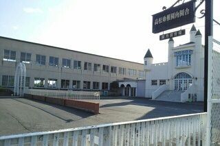 近くの高松幼稚園まで190m（徒歩3分）