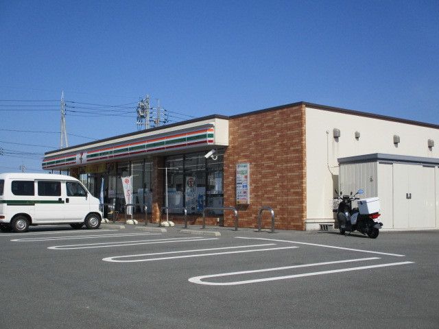 近くのセブンイレブン長門市駅前店まで750m(徒歩10分)