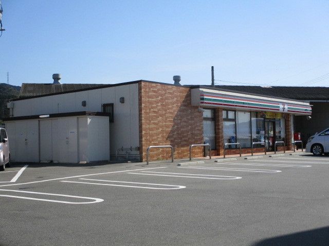 近くのセブンイレブン長門仙崎店まで400m(徒歩5分)