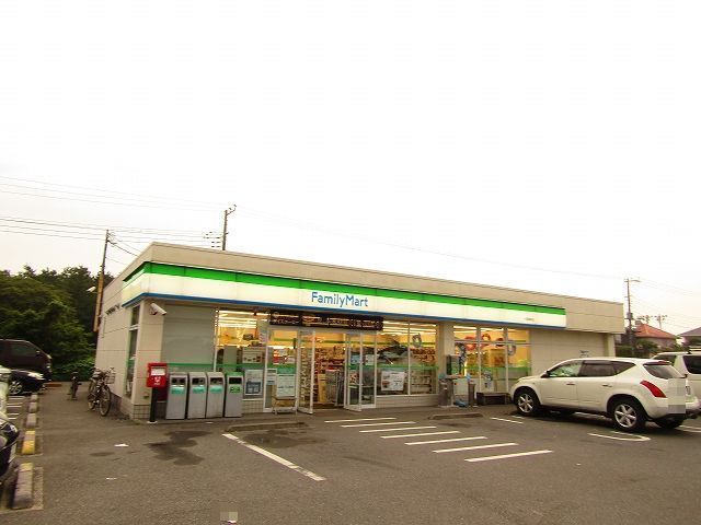 近くのファミリーマート一宮海岸店まで400m(徒歩5分)