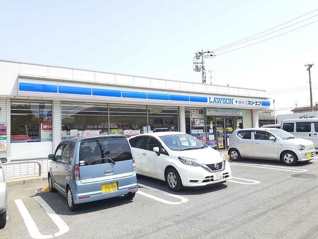 近くのコンビニまで450m（徒歩6分）