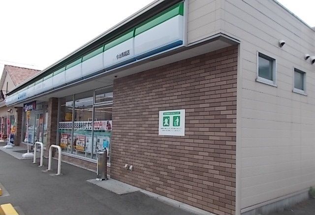 近くのファミリーマート今治馬越店様まで1,500m（徒歩19分）