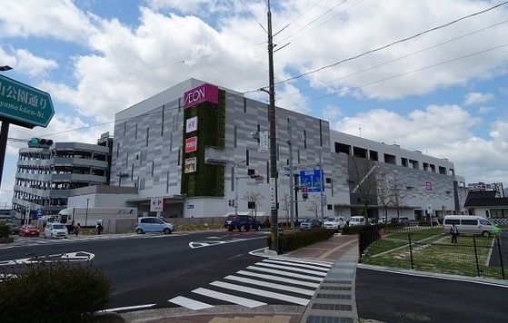 近くのイオンモール出雲店まで4,100m（徒歩52分）