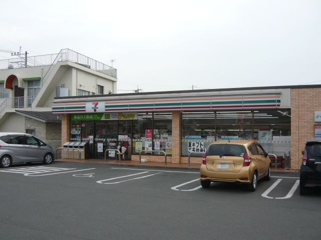近くのセブンイレブン薩摩川内隅之城店まで1,300m（徒歩17分）