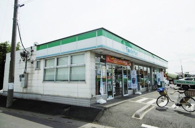 近くのファミリーマートまで400m(徒歩5分)