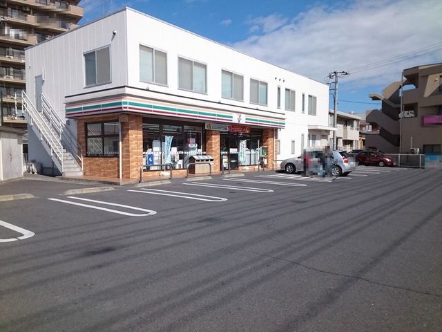 近くのセブンイレブン五井高場店まで700m(徒歩9分)