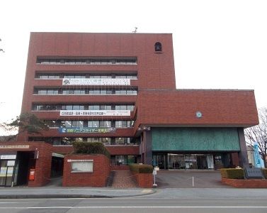 近くの役所まで800m（徒歩10分）