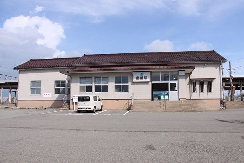 近くのJR動橋駅まで2,800m（徒歩35分）