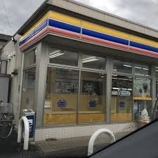 近くのミニストップ深谷桜ヶ丘店まで650m(徒歩9分)