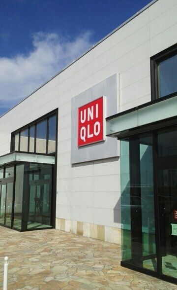 近くのユニクロ釧路店まで1,300m（徒歩17分）