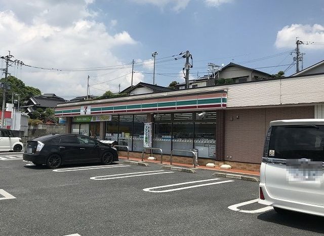 近くのセブンイレブンまで260m（徒歩4分）