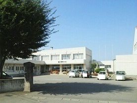 近くの関原小学校まで420m（徒歩6分）