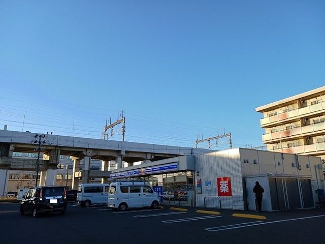 近くのコンビニまで750m（徒歩10分）