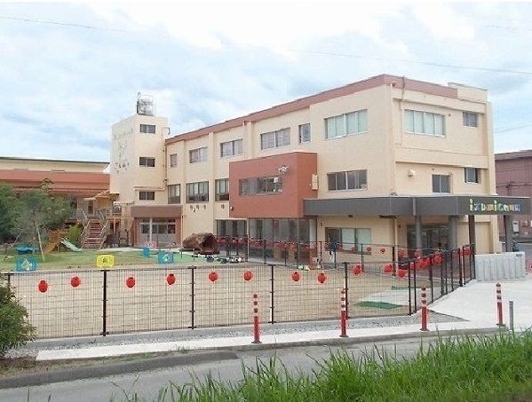 近くのいづみ中央幼稚園まで800m（徒歩10分）