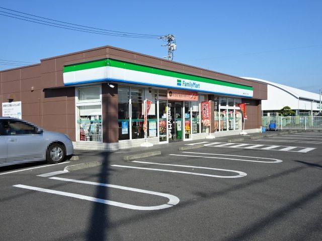 近くのファミリーマート　小石川三丁目まで110m（徒歩2分）