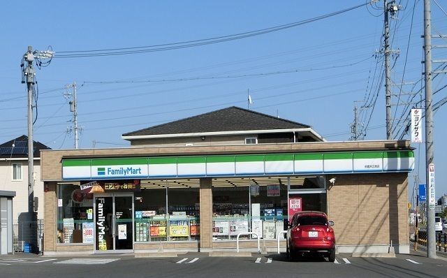 近くのコンビニまで400m（徒歩5分）