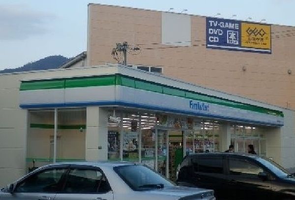 近くのファミリーマート 深川五丁目店まで270m(徒歩4分)