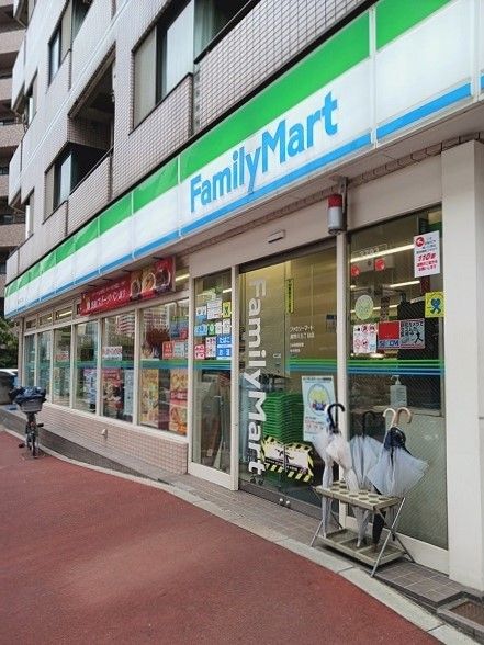 近くのファミリーマート滝野川五丁目店まで191m(徒歩3分)