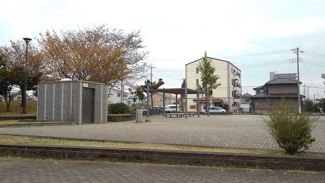 近くの中ノ宮公園まで450m（徒歩6分）