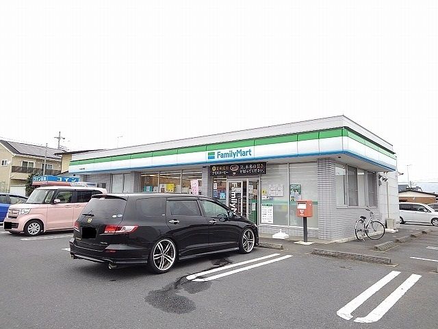 近くのファミリーマート大田原浅香店まで400m（徒歩5分）