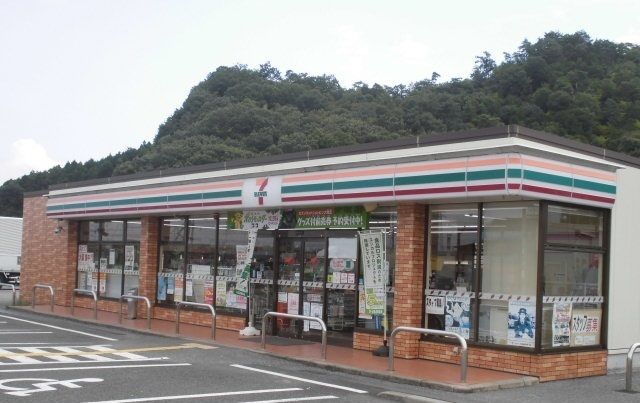 近くのセブンイレブン米原梅ケ原店様まで2,700m(徒歩34分)