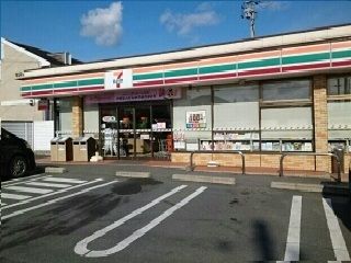 近くのセブンイレブンまで350m（徒歩5分）