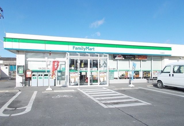 近くのファミリーマート 大街道東店まで550m（徒歩7分）