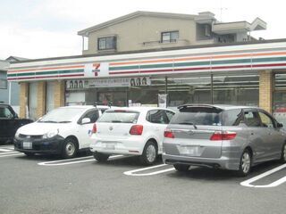近くのセブンイレブン静岡上足洗店まで750m(徒歩10分)